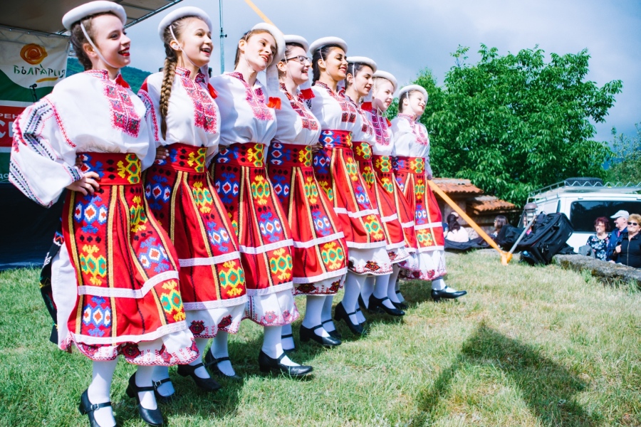 Над 550 самодейци се изявиха на фолклорен събор „Де е българското“  